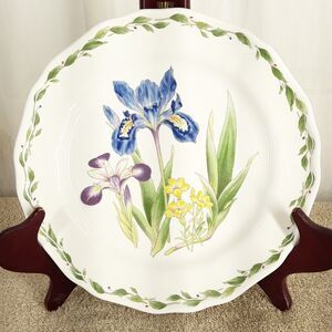 Used, IRIS Dinner Plate 10.5", Noritake Gourmet Garden, blue purple green 7940/5
